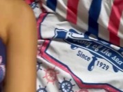 estranho magro do Tinder com peitos grandes quer foder no primeiro encontro 1/16