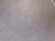 Milf con la fica di fuori pulisce la macchina 11/16