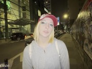 Dałam się wyruchać w cipkę mojemu widzowi, który spotkał mnie na mieście - POLSKIE PORNO 2/16