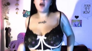 VIENS VOIR MES SEINS