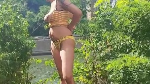 PUBLIC SOLO FEMALE CAUGHT OUTSIDE NAKED ASS TITS BEAUTIFUL EBONY LAKE WATER