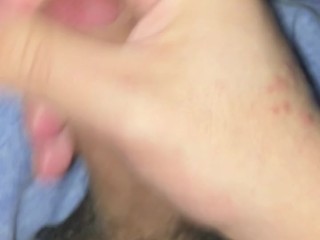 la segunda paja del dia, sacando la leche que me queda