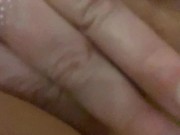 Ich komme und squirte in der Badewanne 8/16