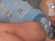 Sexo secreto con la novia de un amigo durante un roce de coño pervertido y semen caliente en bragas 5/16