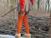 Flashing a pussy in the park while passing boys watch