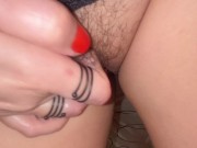 I'm filming on my phone how I touch my hairy pussy