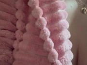 Boobs instead of tips for the courier 16/16