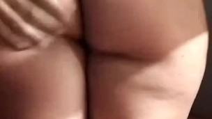 Desea sexo mientras los demas duermen