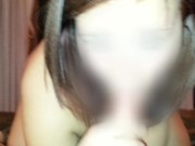 faccio la cagnolina con il legging di pelle,mi sgrilletto la micetta e mi inonda la faccia di sborra 6/16