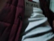 Me masturbo en la casa de mi vecina y hago que me vea 5/16