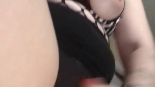 Multiple squirts from big tiddy goth gf