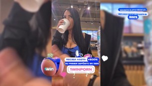 Colombiana se pone muy cachonda en un centro comercial de Bogotá - ALEJANDRA PALACIOS