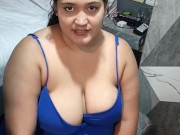 Me follo a mi tonta empleada sumisa en la entrevista de trabajo