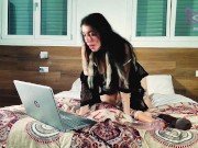 Guardo la mia coinquilina masturbarsi prima di scoparla con il mio grosso cazzo duro 3/16