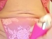 MILF MORA SI MASTURBA NEL BAGNO DELL UFFICIIO 10/16