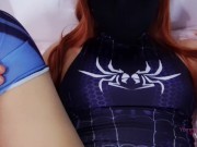 Mi hermanastra se prueba su traje de spider woman, me la follo y hace que termine a sentones 7/16
