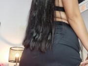 Latina wearing mini skirt mini falda 8/16