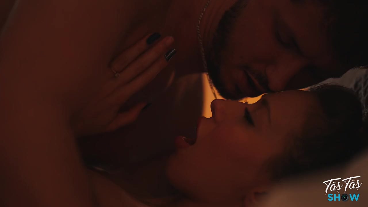 Gorgeous Brunette Gets Fucked after she Cheated on her Boyfriend - Laura Quest Roleplay - Free Sex Video - RedTube