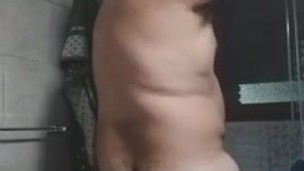 Calentón nocturno en el baño con striptease paja y corrida final (PARTE 1/2)