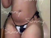 Bailando un poco para ti, en traje de baño 7/16