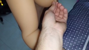 Encontre a mi madrastra despues de darse una ducha en el cuarto y no me pude resistir