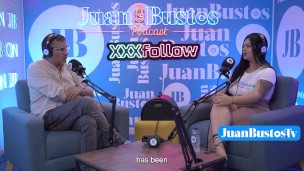 MILF Antonella Jones de TETAS GRANDES naturales se folla una BBC en un PODCAST CALIENTE David Bander