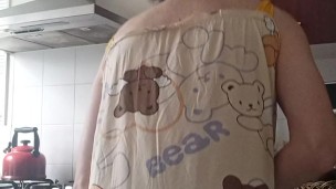 В ночнушечке с мишками на кухне, Auckland.