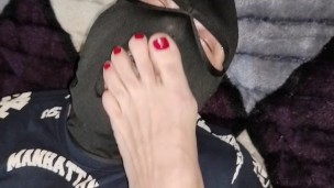 Cuckold licks my pregnant girlfriend's feet and sucks her toes too