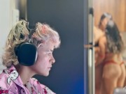 ASMR 💯 ¡DEDOS SABROSOS! Amigas cachondas se comen a besos y se penetran con la Estudiosa al lado 13/16