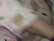 Sola temblando mientras me doy placer 4/16