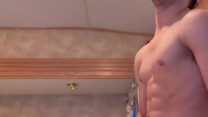 Mira como me masturbo mi polla