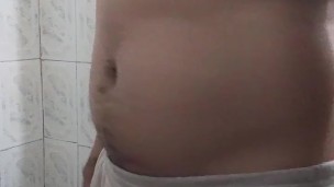 Bottom boy showing ass