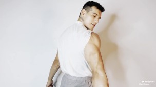 Real muscle session of a natural Colombian bodybuilder