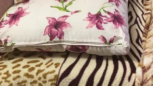 Блаженно кончаю в нее