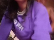 Le mando hacer un trabajo a la nerd de la escuela y le pago mamándole el culo 12/16