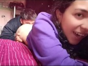 Me follo a la nerd de la escuela mientras está su mamá 4/16