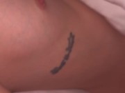 Sa main touche mes couilles en pleine nuit j avais besoin de jouir 2/16