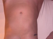 Sa main touche mes couilles en pleine nuit j avais besoin de jouir 6/16