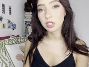 JULIE OLIVER- JOI close up nos peitos 2/16