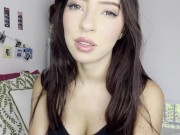 JULIE OLIVER- JOI close up nos peitos 4/16