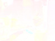 Tshirt transparent et seins nus au restaurant 1/16