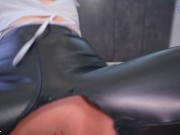 Моя сводная сестра секретарша в рваных леггинсах скачет на члене во время обеденного перерыва 13/16