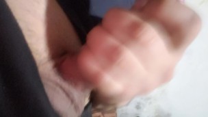 Me jalo la verga pensando en ti