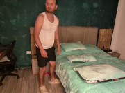 خواهر شوهرم داشت دوش می گرفت، یواشکی به سمتش رفتم و شروع کردم به خودارضایی بدن داغم تا بالاخره من را - Screenshot 2 of 16 - Muslim