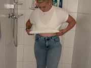 Dusche Binkini Selbstbefriedigung Durchbrause heißer Wasserstrahl feucht zittern Zucken stöhnen 1/16