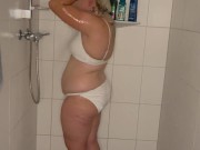 Dusche Binkini Selbstbefriedigung Durchbrause heißer Wasserstrahl feucht zittern Zucken stöhnen 6/16