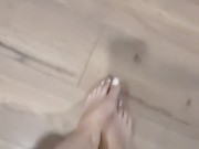 sexwife show her legs