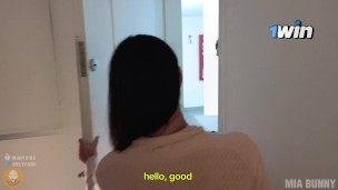 Delivery le ACABA en la CARA, y se FOLLA, a HOTWIFE LATINA en forma de pago- MIA BUNNY & PELACONBARA