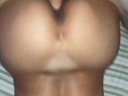 Estamos sozinhos em casa e minha meia irmã fica com tesão 10/16