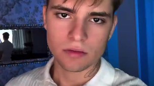 Daddy domina twink balkan loiro no quarto do hotel